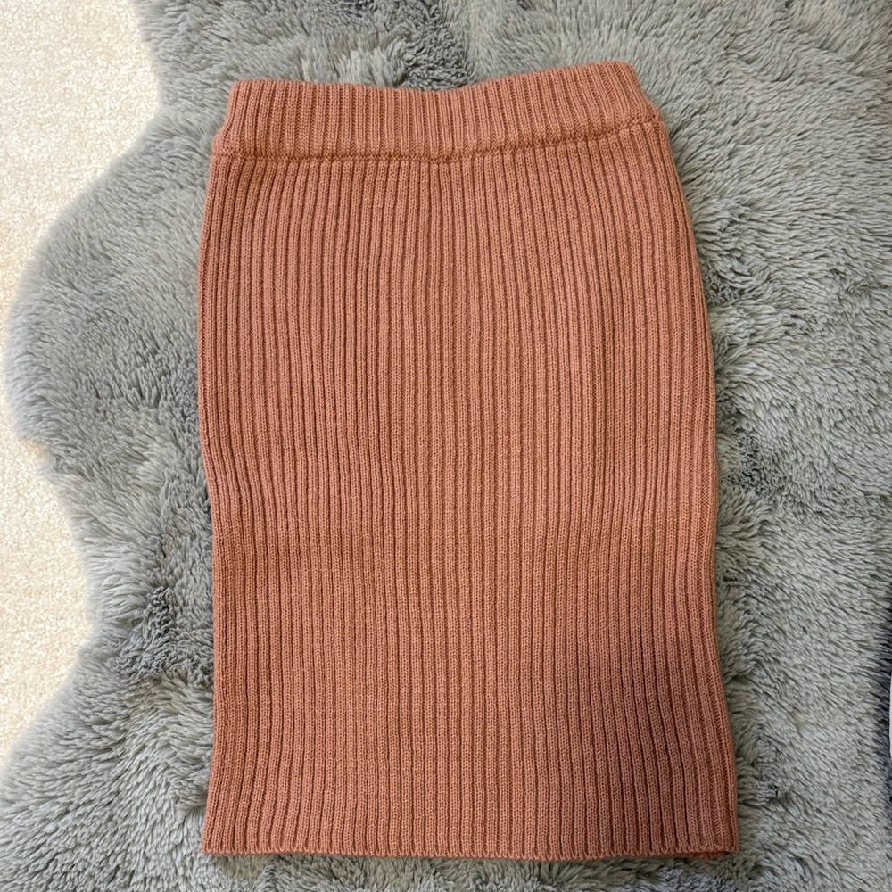 [NWOT] Chic Ribbed Knit Pencil Skirt in Tan
